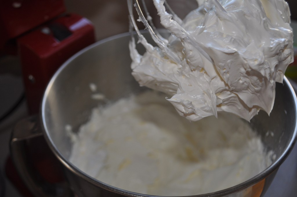 how Daily powder with Suz Frosting How meringue make make to  buttercream Buttercream frosting to Fluffy