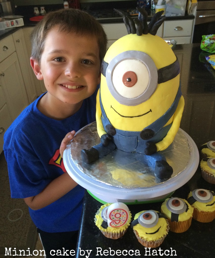 minion cake 1